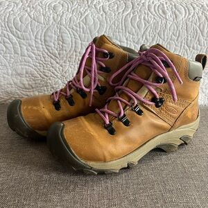 Keen Women's Pyrenees Hiking Boots